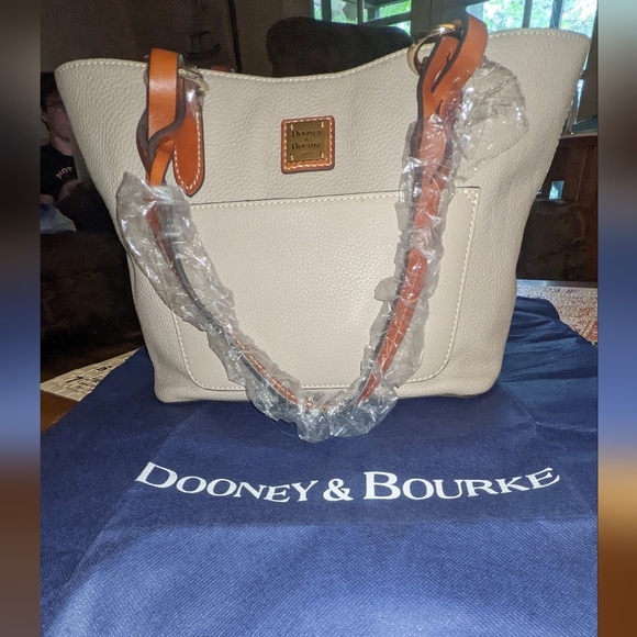 Dooney & Bourke Tan Leather Purse - Picture 1 of 13